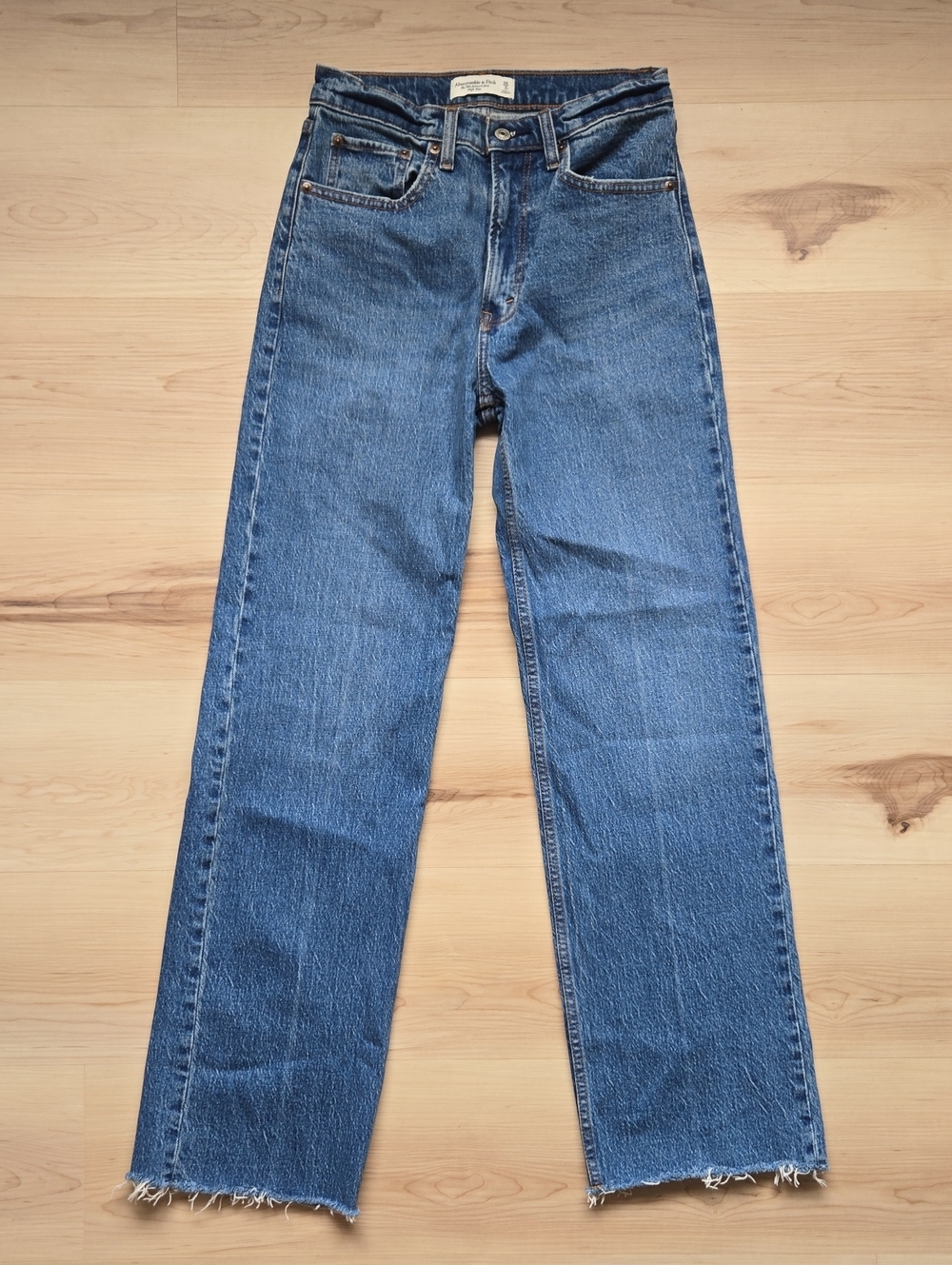 Abercrombie The 90s Relaxed Jean High-Rise, Size 26/2R